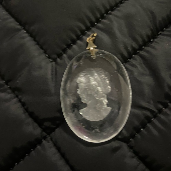 Pendant - Picture 1 of 4